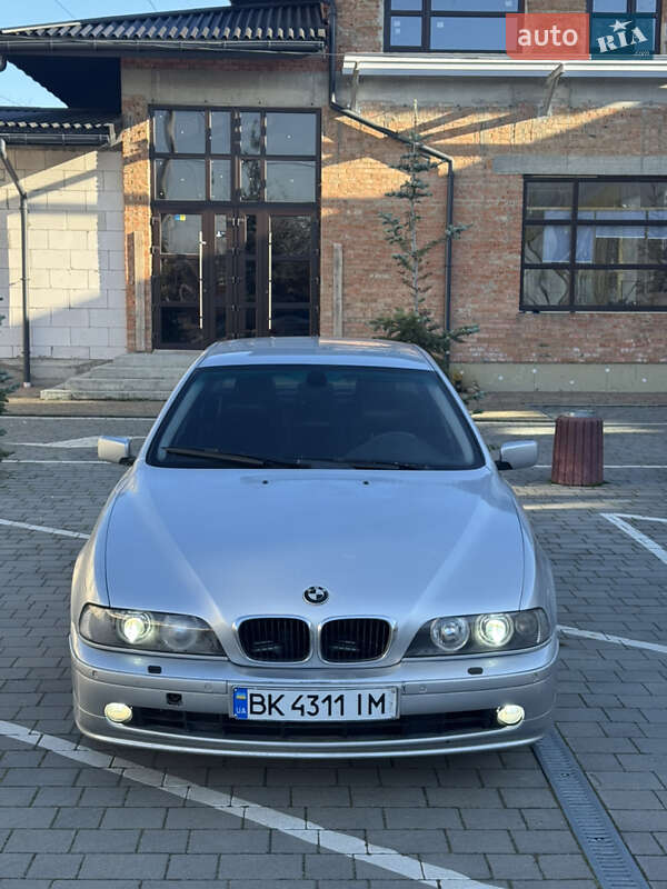 Седан BMW 5 Series 2000 в Виннице