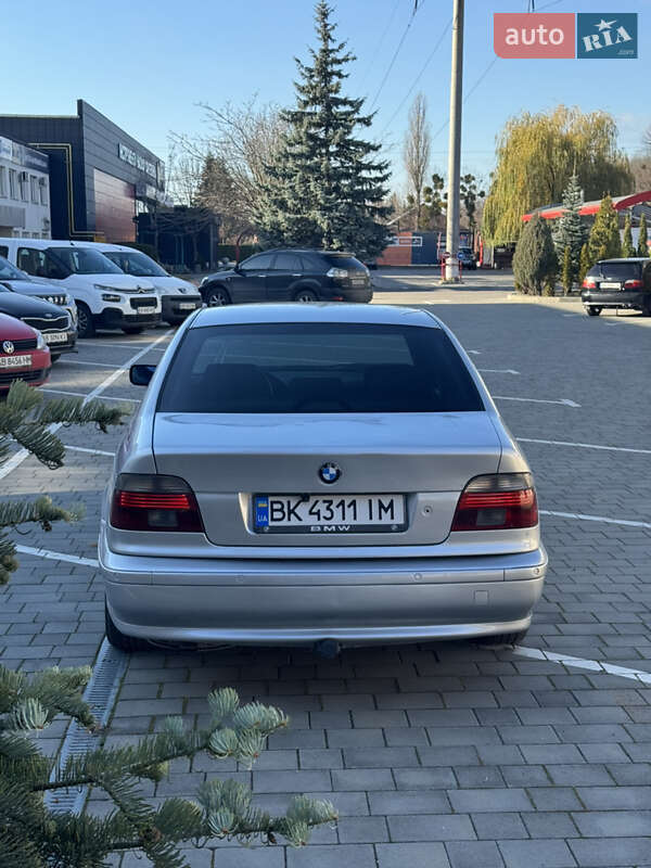 Седан BMW 5 Series 2000 в Виннице