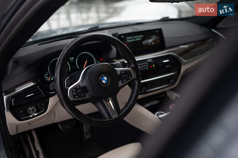 Седан BMW 5 Series 2018 в Львове