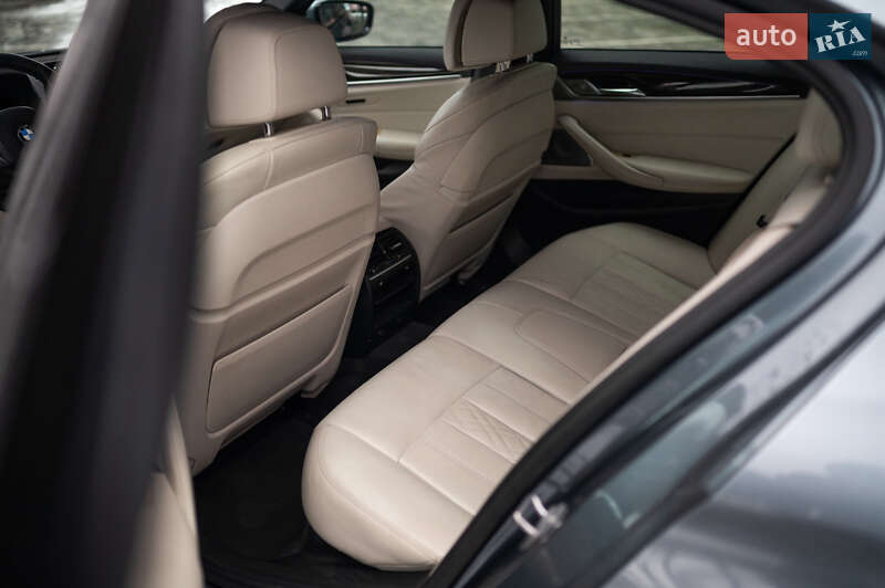 Седан BMW 5 Series 2018 в Львове