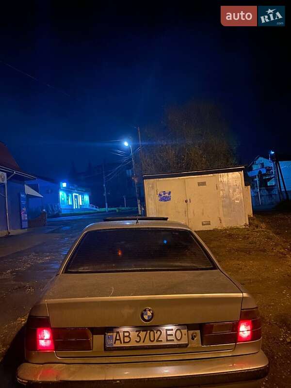 Седан BMW 5 Series 1990 в Городку