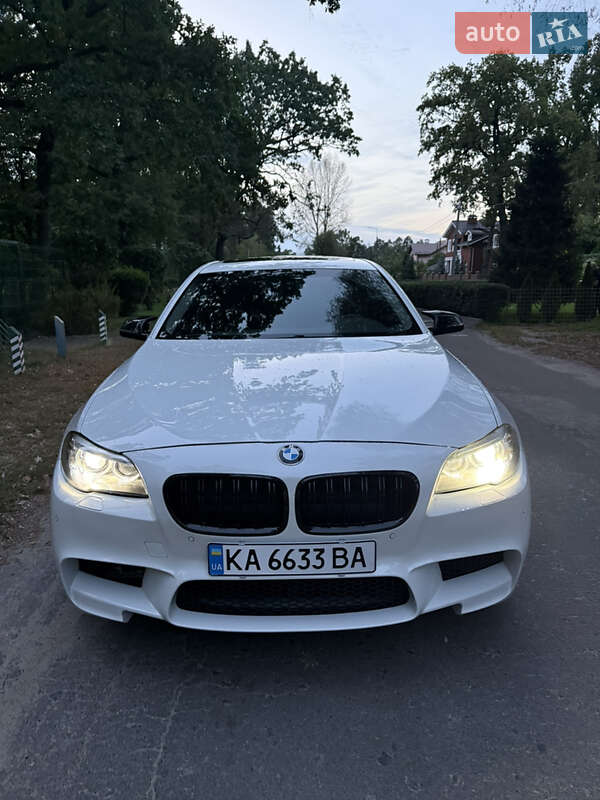 Седан BMW 5 Series 2015 в Киеве