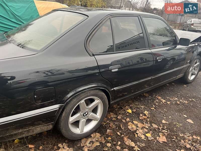 Седан BMW 5 Series 1990 в Днепре