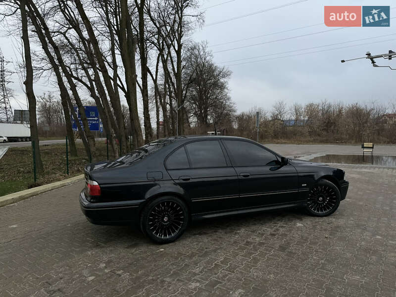 Седан BMW 5 Series 2002 в Львове