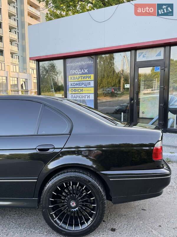 Седан BMW 5 Series 2002 в Львове