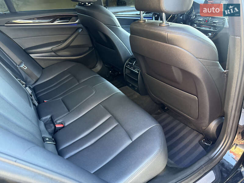 Седан BMW 5 Series 2017 в Львове