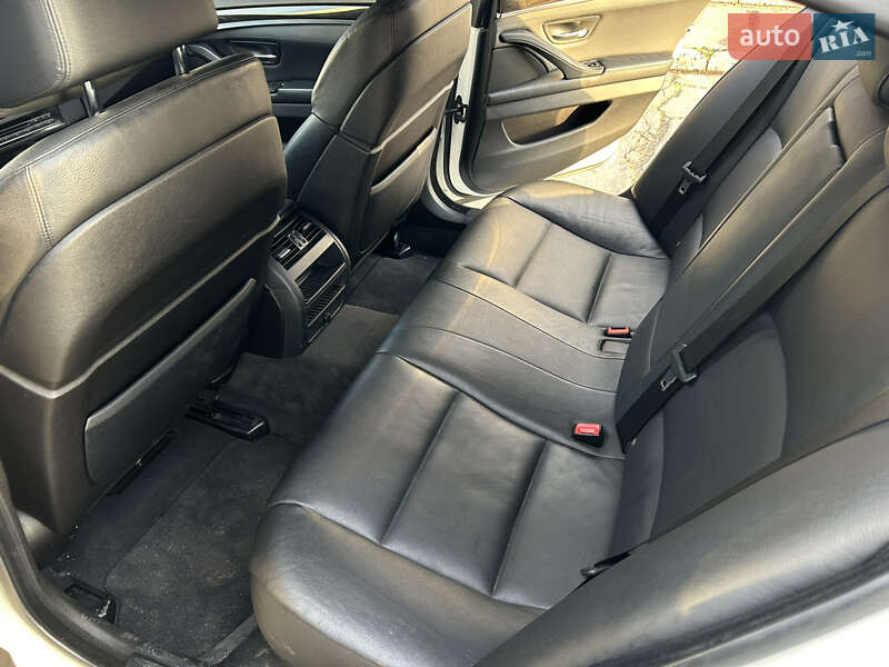 Седан BMW 5 Series 2012 в Южноукраинске