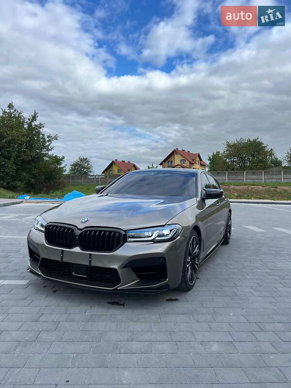 Седан BMW 5 Series 2017 в Львове
