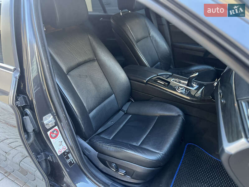 Седан BMW 5 Series 2013 в Ровно