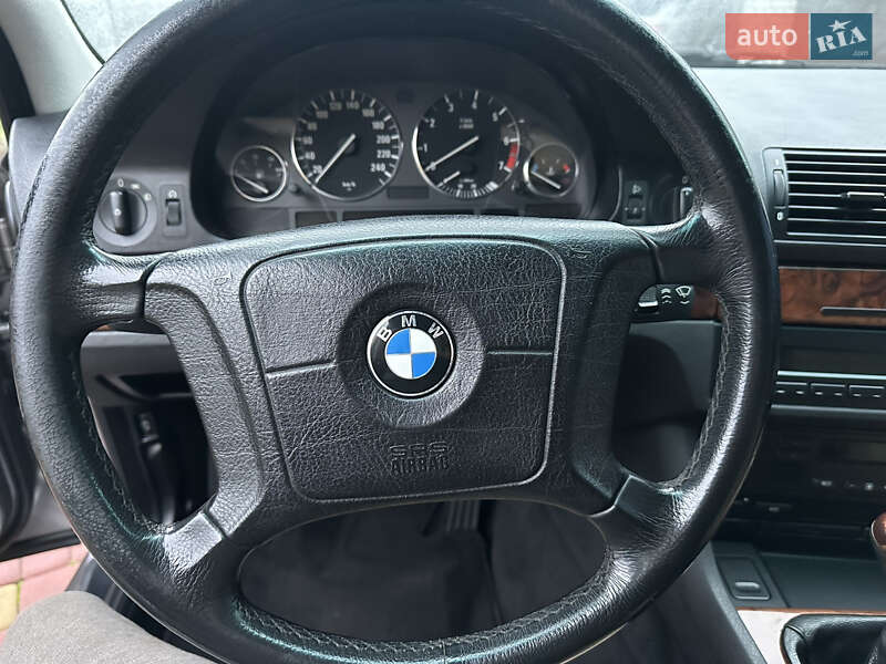 Седан BMW 5 Series 1996 в Решетиловке