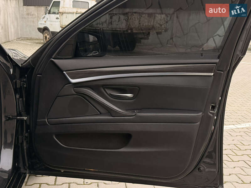 Седан BMW 5 Series 2010 в Тернополе