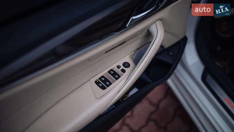 Седан BMW 5 Series 2017 в Залещиках