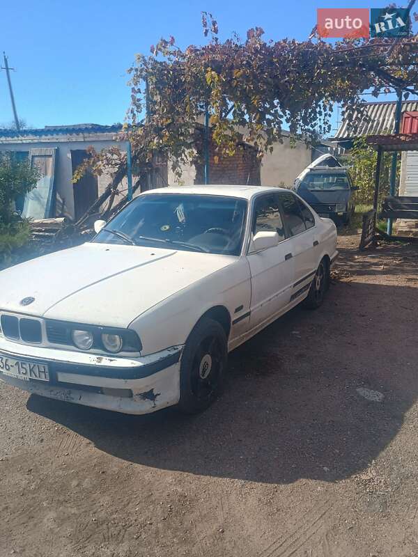 Седан BMW 5 Series 1991 в Николаеве