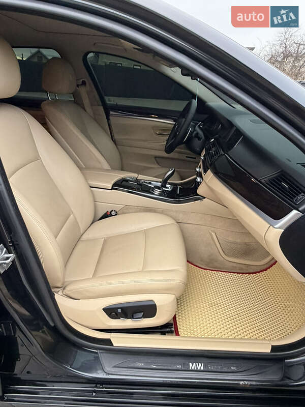 Седан BMW 5 Series 2012 в Черновцах
