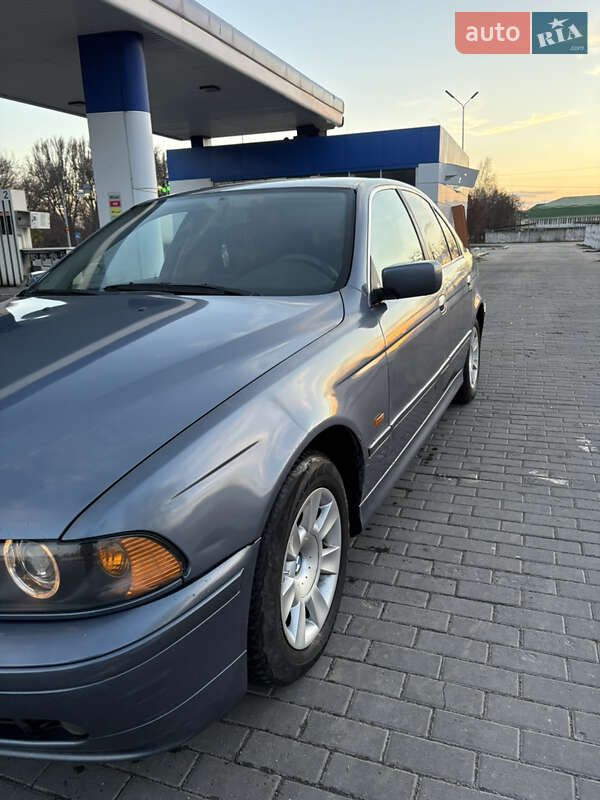 Седан BMW 5 Series 2001 в Дніпрі