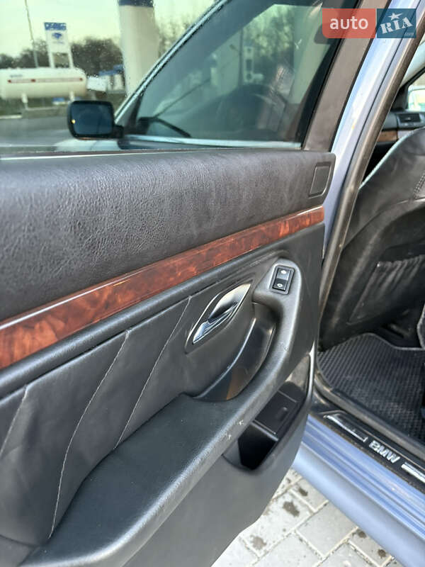 Седан BMW 5 Series 2001 в Дніпрі