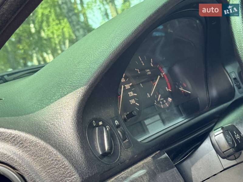 Седан BMW 5 Series 2002 в Ахтырке