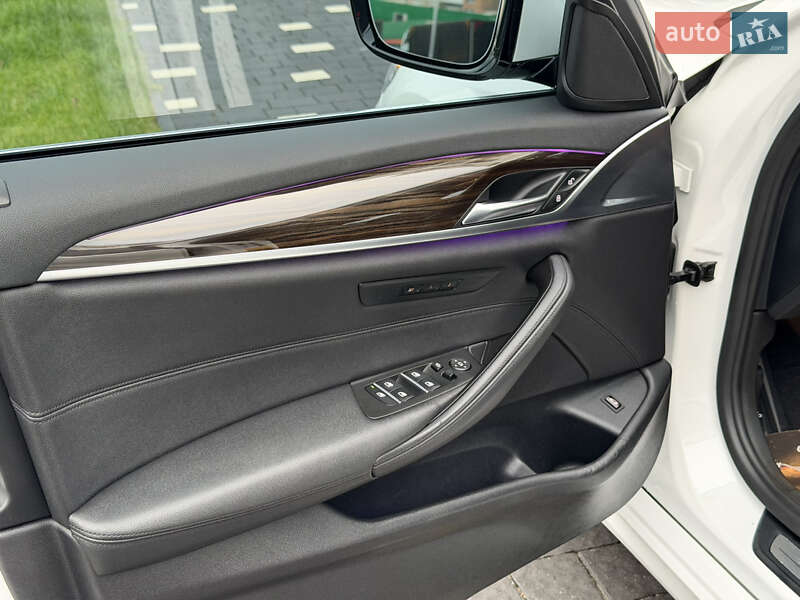 Седан BMW 5 Series 2017 в Ужгороді