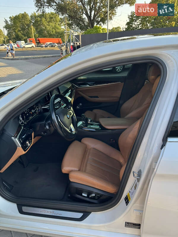 Седан BMW 5 Series 2017 в Днепре
