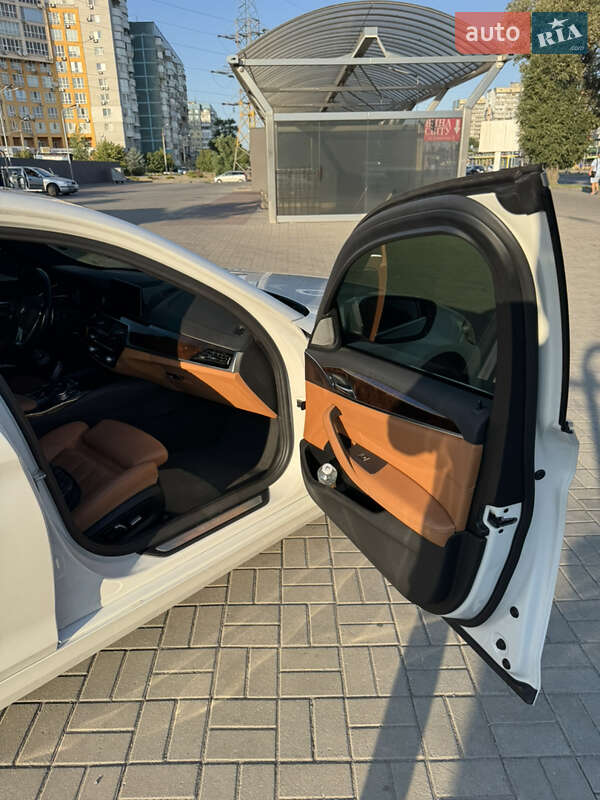 Седан BMW 5 Series 2017 в Днепре