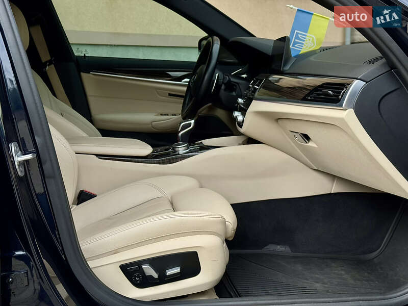 Седан BMW 5 Series 2017 в Ужгороде