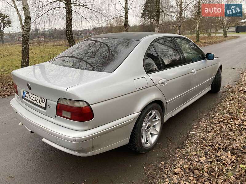 Седан BMW 5 Series 2000 в Рівному
