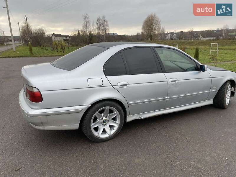 Седан BMW 5 Series 2000 в Рівному