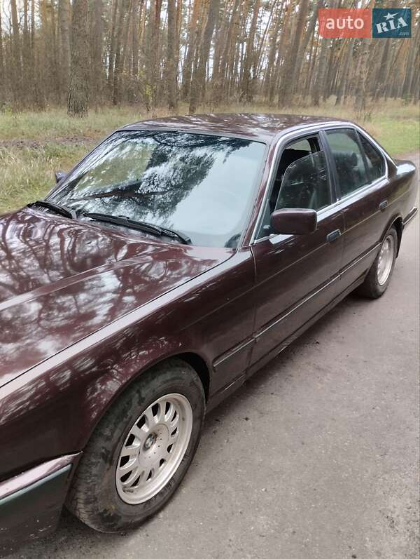 Седан BMW 5 Series 1990 в Краснокутске