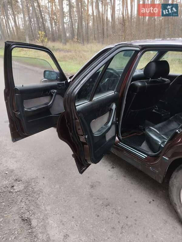 Седан BMW 5 Series 1990 в Краснокутске