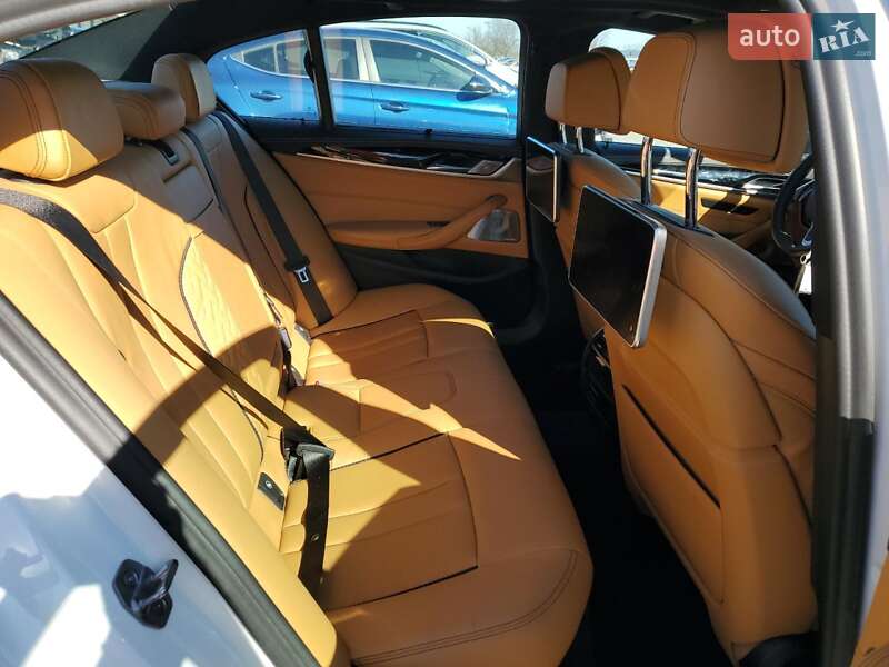 Седан BMW 5 Series 2019 в Львове