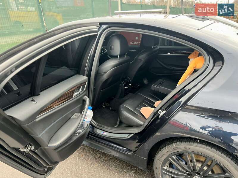 Седан BMW 5 Series 2017 в Киеве