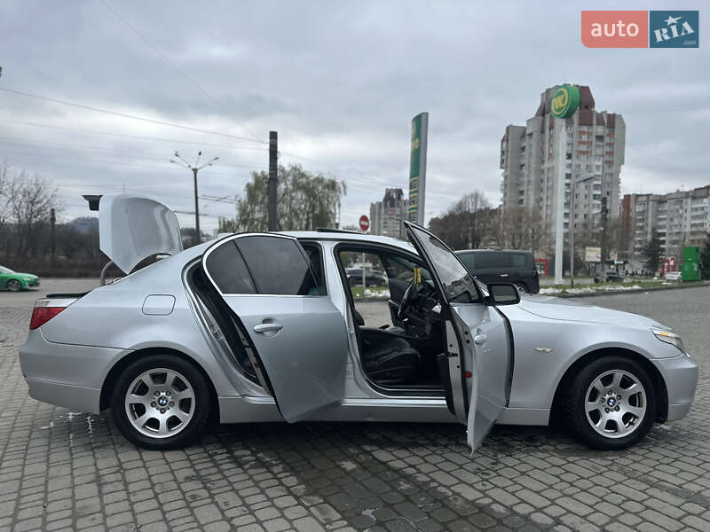 Седан BMW 5 Series 2004 в Львове
