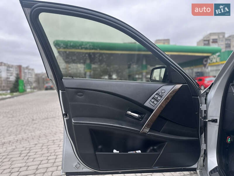 Седан BMW 5 Series 2004 в Львове