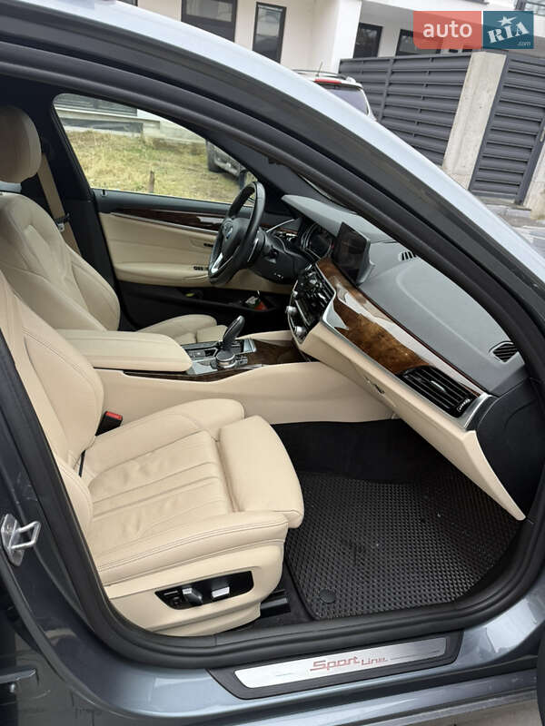 Седан BMW 5 Series 2018 в Львове
