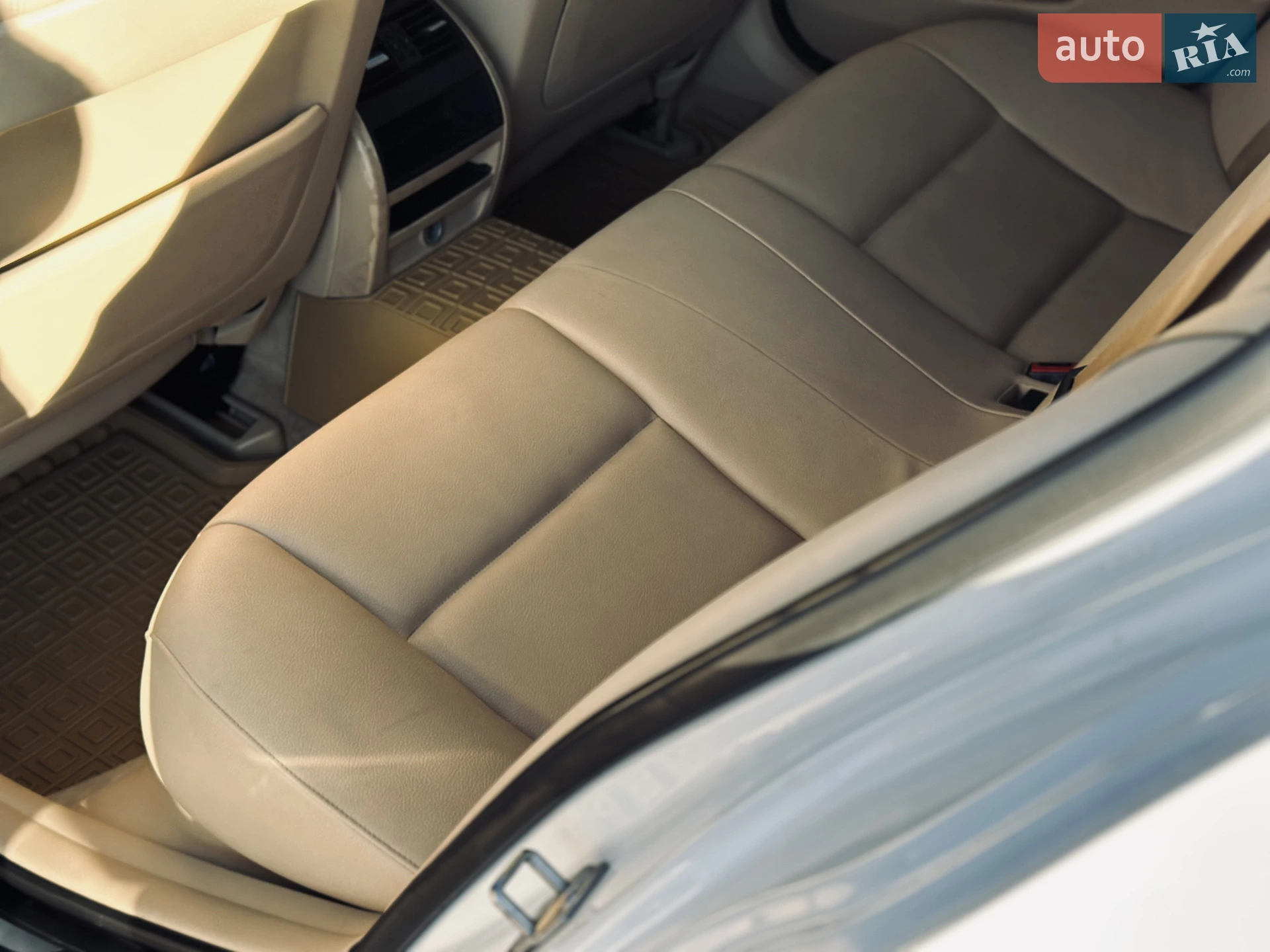 2012 BMW 5er - мініатюра 16
