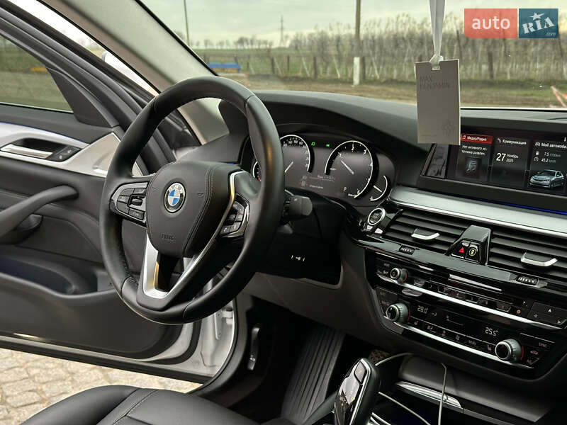 Седан BMW 5 Series 2017 в Александрие