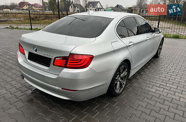 Седан BMW 5 Series 2011 в Шацке