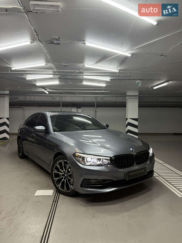 Седан BMW 5 Series 2017 в Киеве
