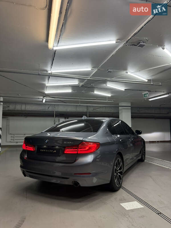 Седан BMW 5 Series 2017 в Киеве