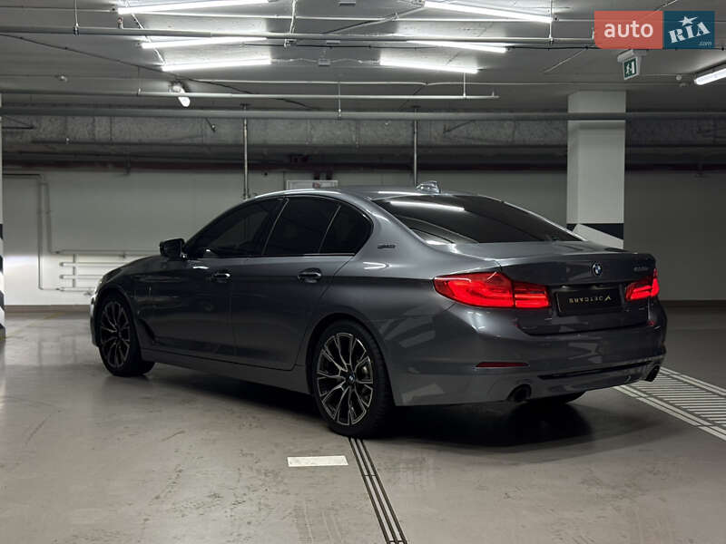 Седан BMW 5 Series 2017 в Киеве