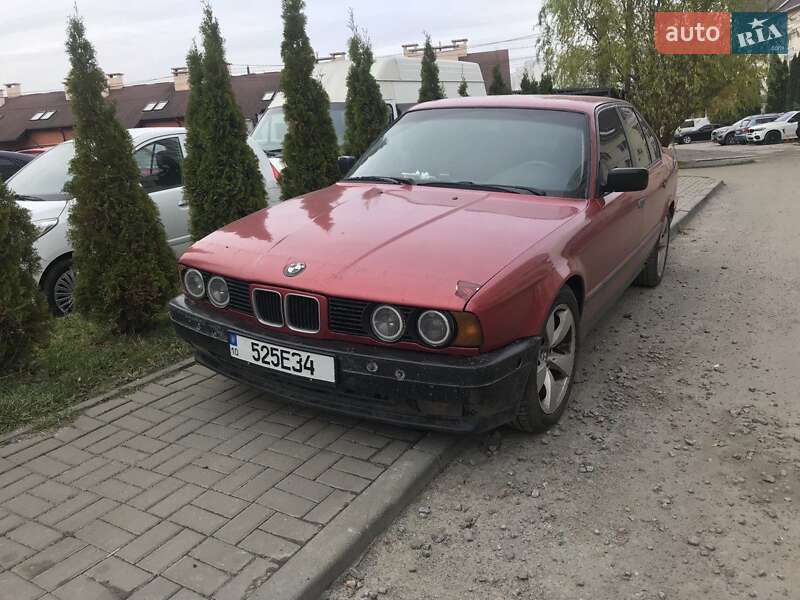 Седан BMW 5 Series 1992 в Киеве