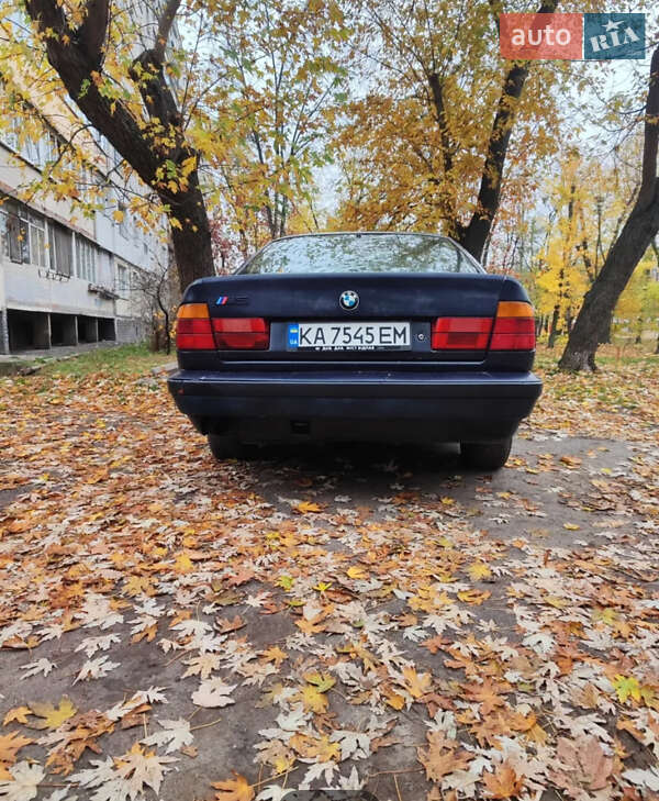 Седан BMW 5 Series 1989 в Киеве