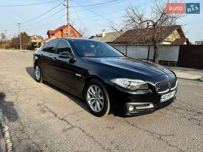 Седан BMW 5 Series 2015 в Дніпрі