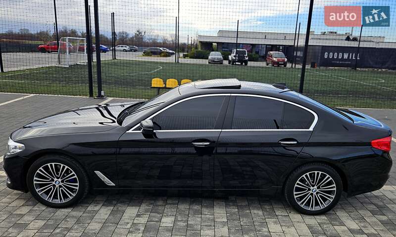 Седан BMW 5 Series 2017 в Мукачево