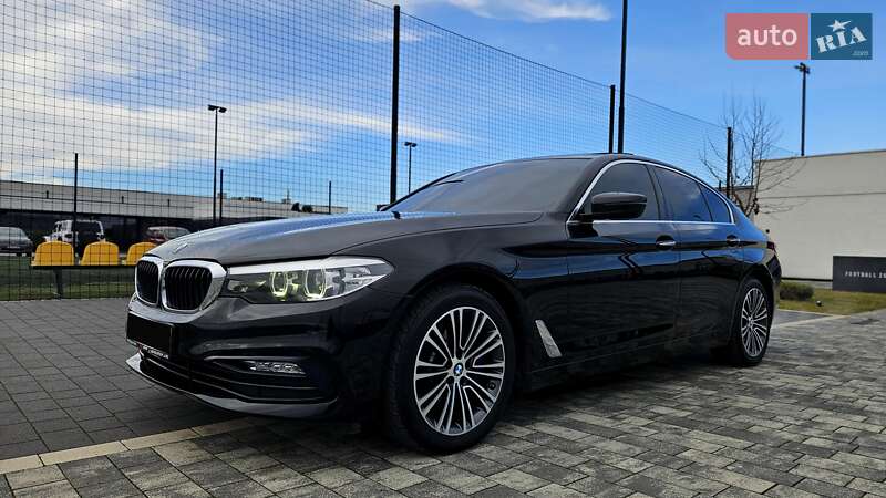 Седан BMW 5 Series 2017 в Мукачево