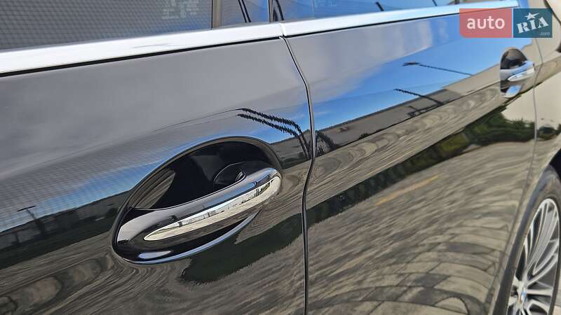 Седан BMW 5 Series 2017 в Мукачево