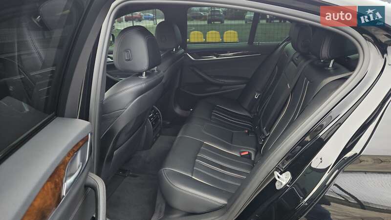 Седан BMW 5 Series 2017 в Мукачево