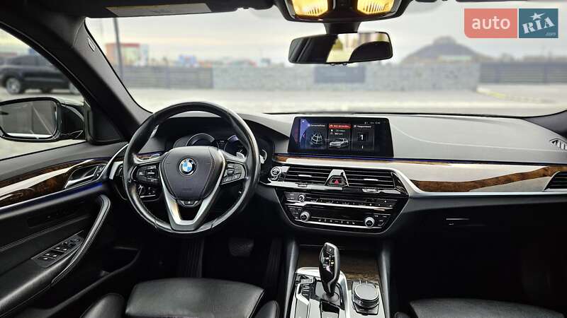 Седан BMW 5 Series 2017 в Мукачево