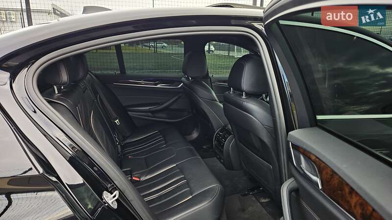 Седан BMW 5 Series 2017 в Мукачево