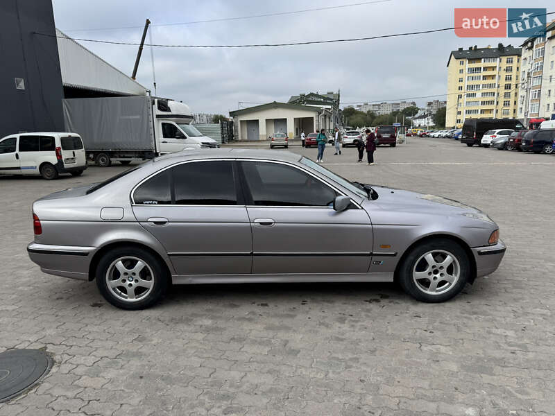 Седан BMW 5 Series 1999 в Стрию